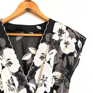 Vintage | 70’s Sweet Glamour Black & White Floral Print Dress